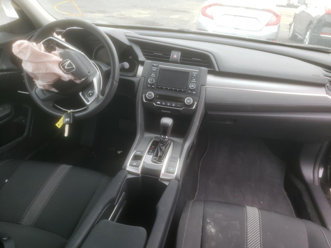 Photo 9 from auction – 2018 HONDA CIVIC LX with VIN 19XFC2F58JE015628