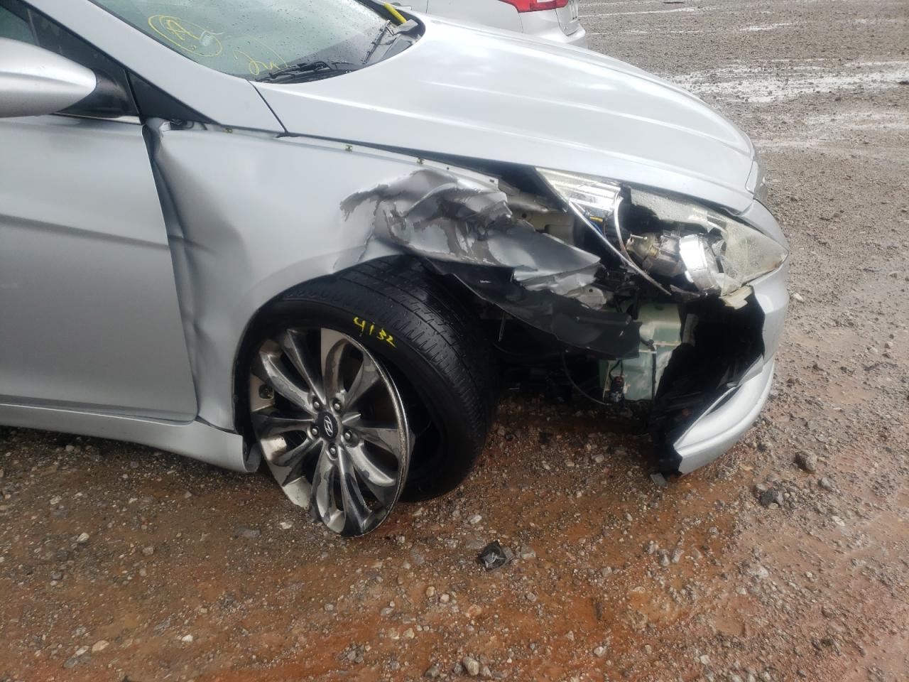Photo 9 from auction – 2011 HYUNDAI SONATA SE with VIN 5NPEC4AC5BH027035