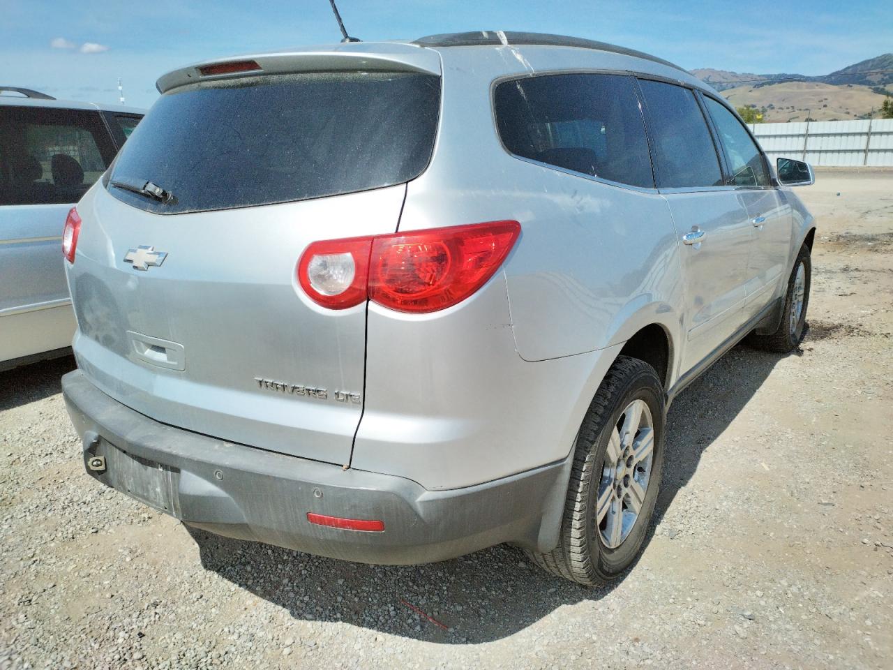 Photo 4 from auction – 2011 CHEVROLET TRAVERSE L with VIN 1GNKRGED4BJ342414