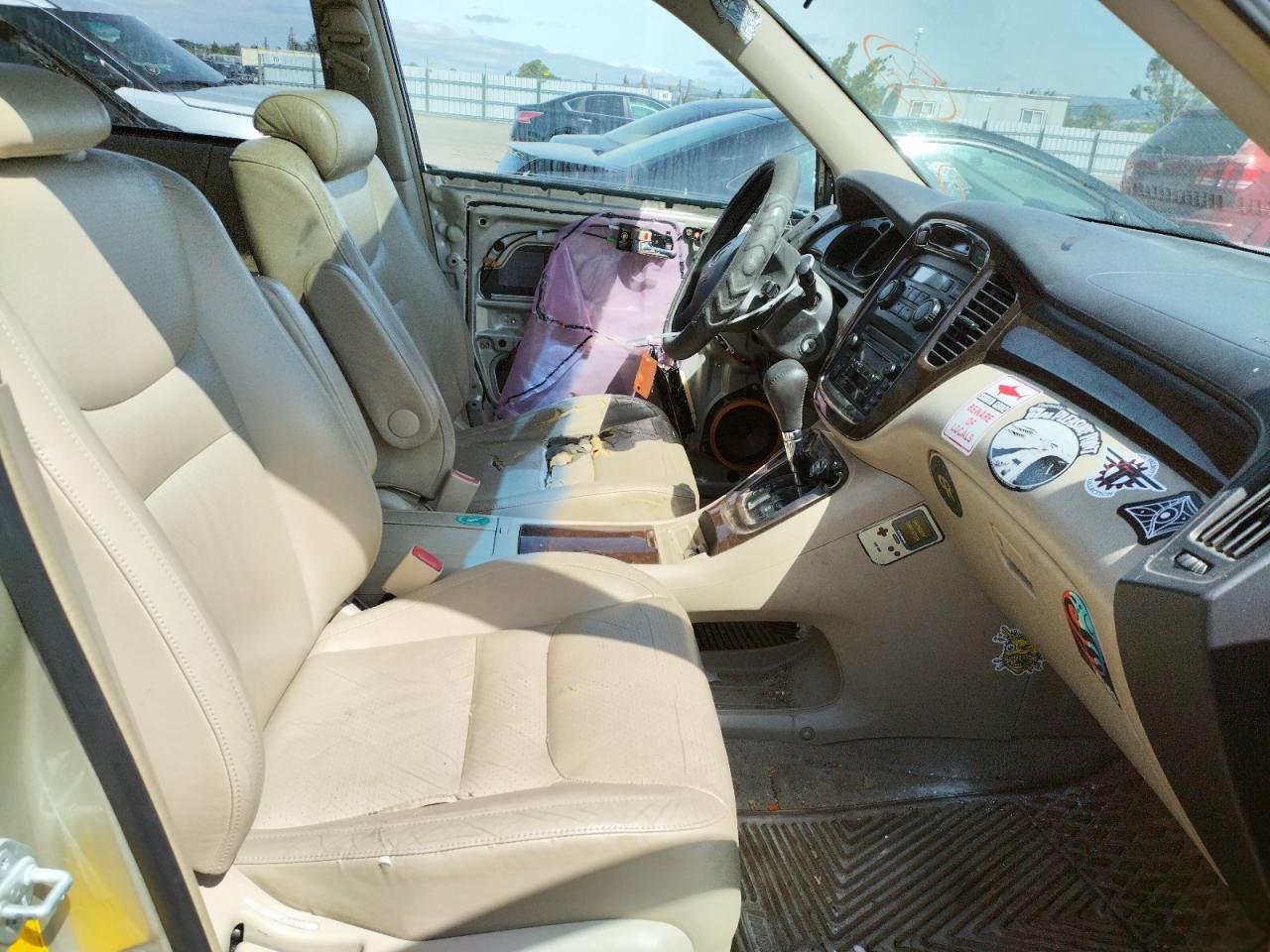 Photo 5 from auction – 2002 TOYOTA HIGHLANDER with VIN JTEGF21A920068490