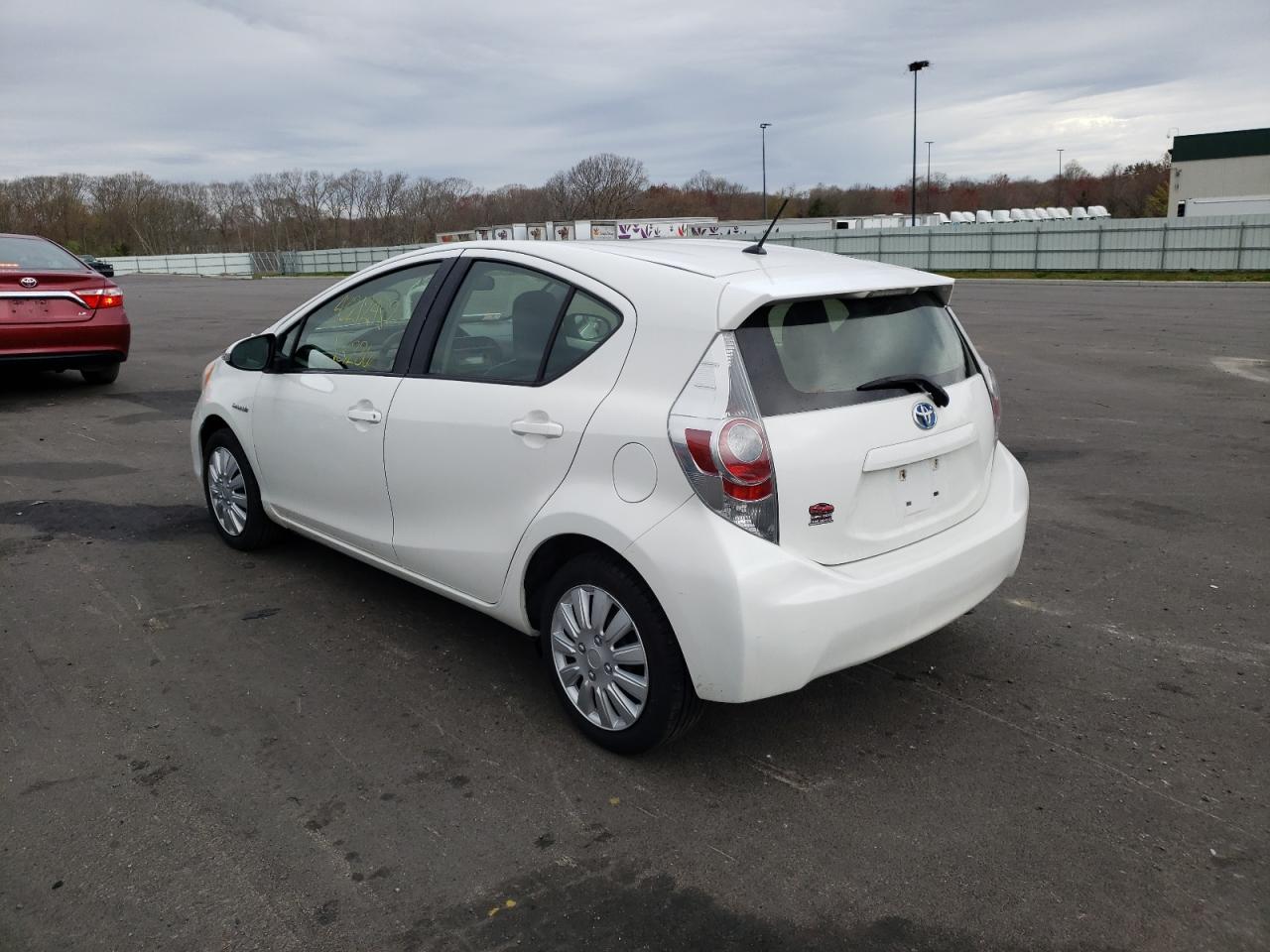 Photo 3 from auction – 2014 TOYOTA PRIUS C with VIN JTDKDTB34E1567626