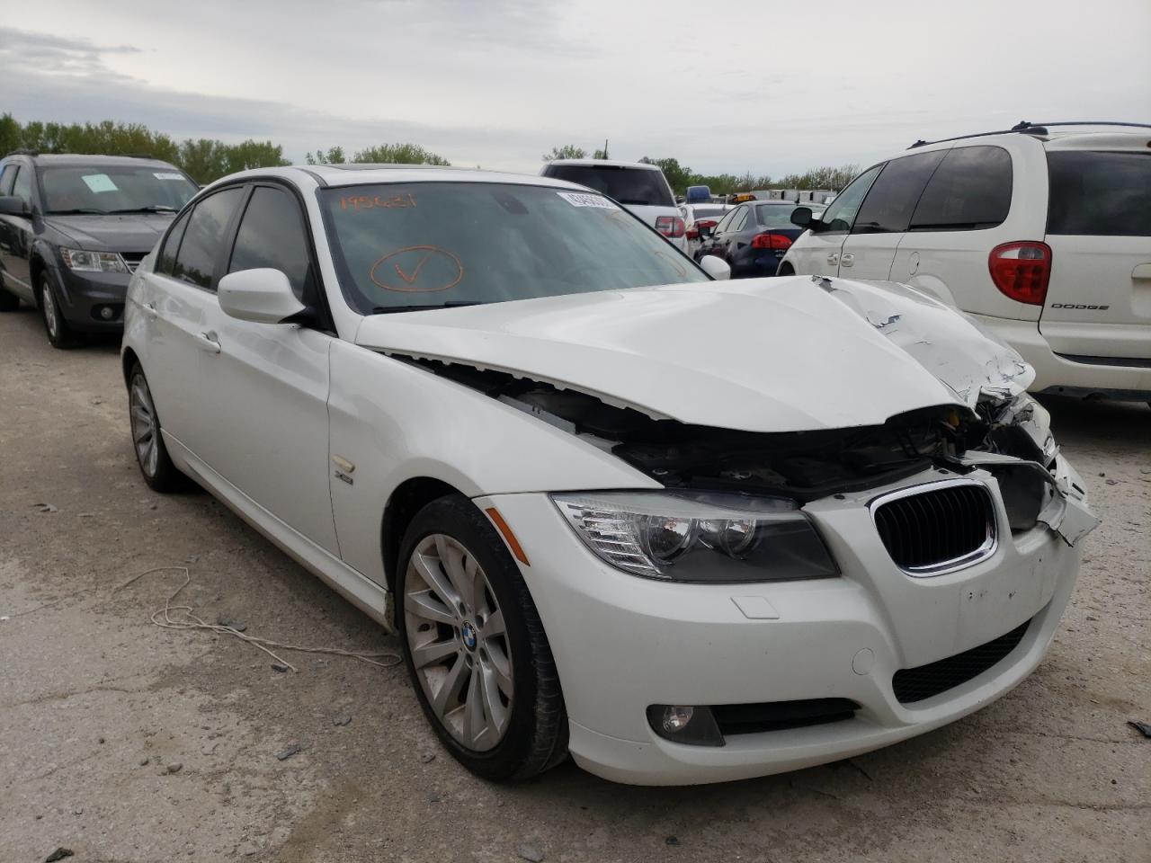 BMW 328 XI 2011 with VIN WBAPK7C51BF195631 - Photo from auction