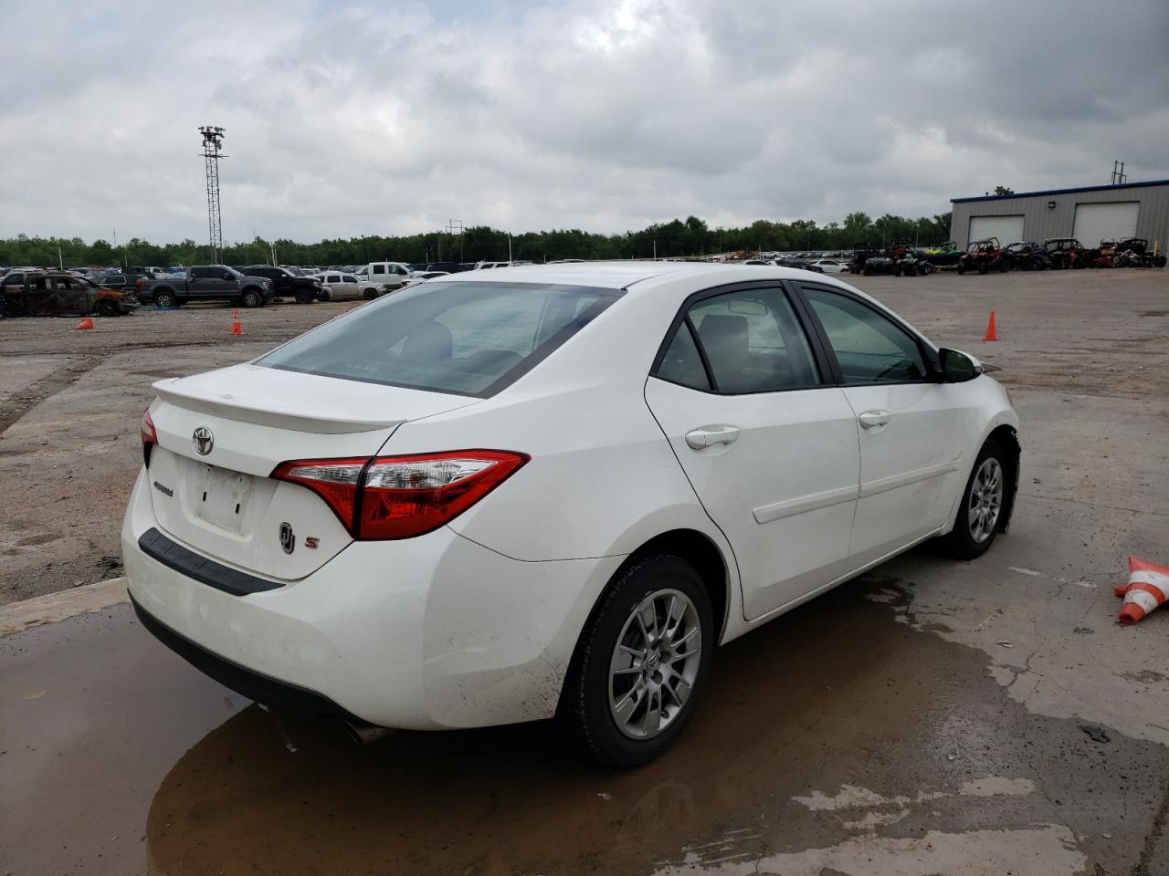 Photo 4 from auction – 2015 TOYOTA COROLLA L with VIN 5YFBURHE4FP344222