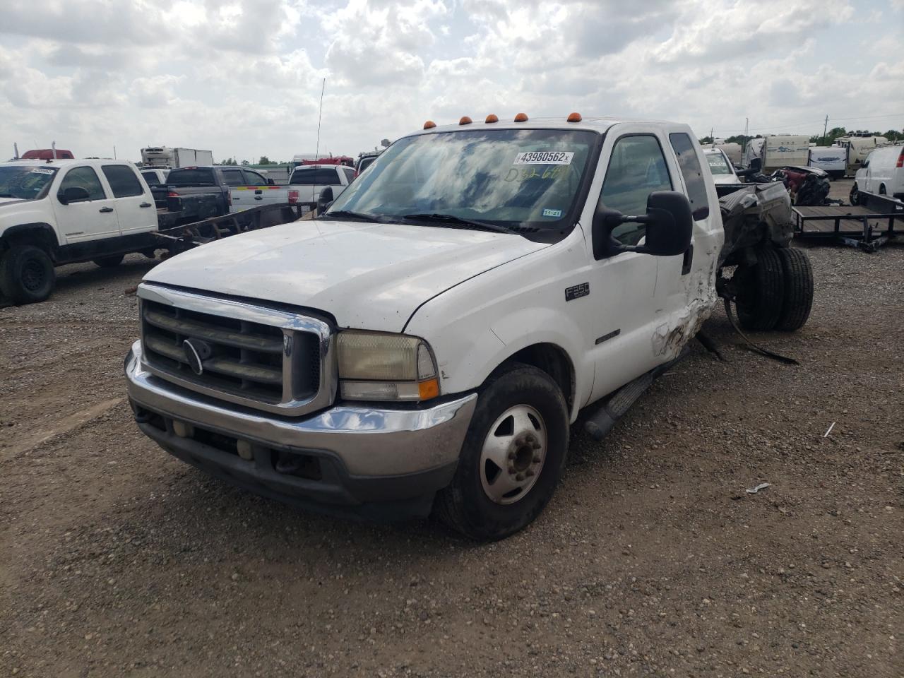 Photo 2 from auction – 2002 FORD F350 SUPER with VIN 1FTWX32F52ED32689