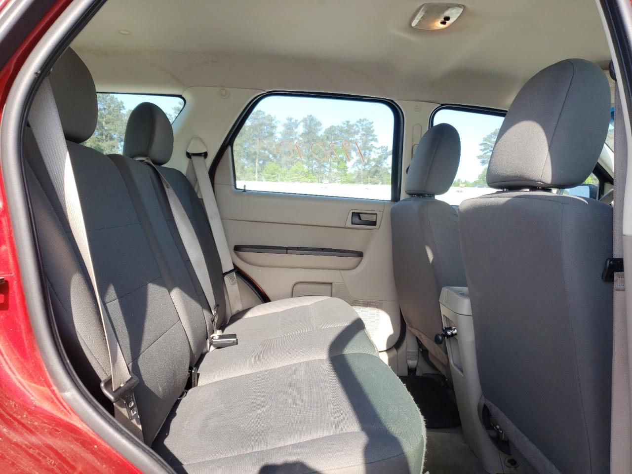 Photo 6 from auction – 2011 FORD ESCAPE XLS with VIN 1FMCU0C74BKA82764