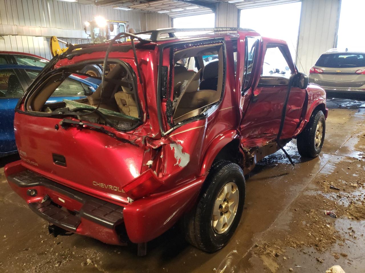 Photo 4 from auction – 2001 CHEVROLET BLAZER with VIN 1GNDT13W512183472