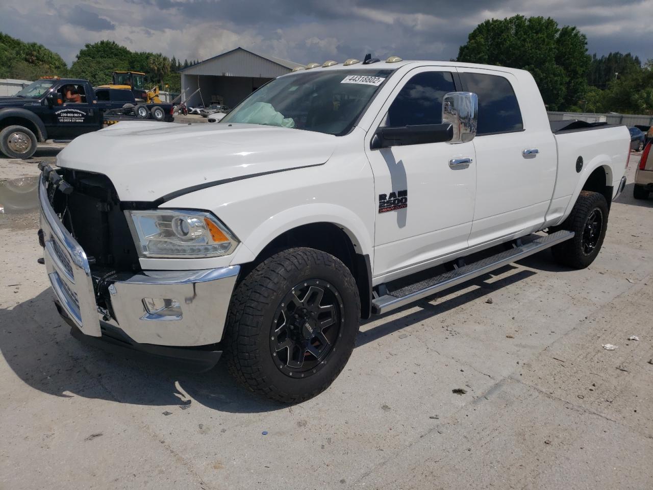 Photo 2 from auction – 2015 RAM 2500 LARAM with VIN 3C6UR5NL6FG628812