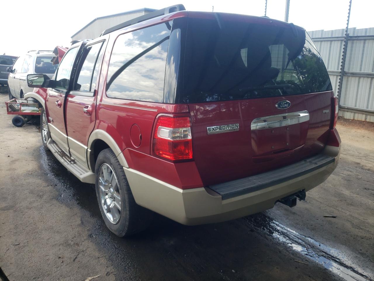 Photo 3 from auction – 2007 FORD EXPEDITION with VIN 1FMFU17557LA51598