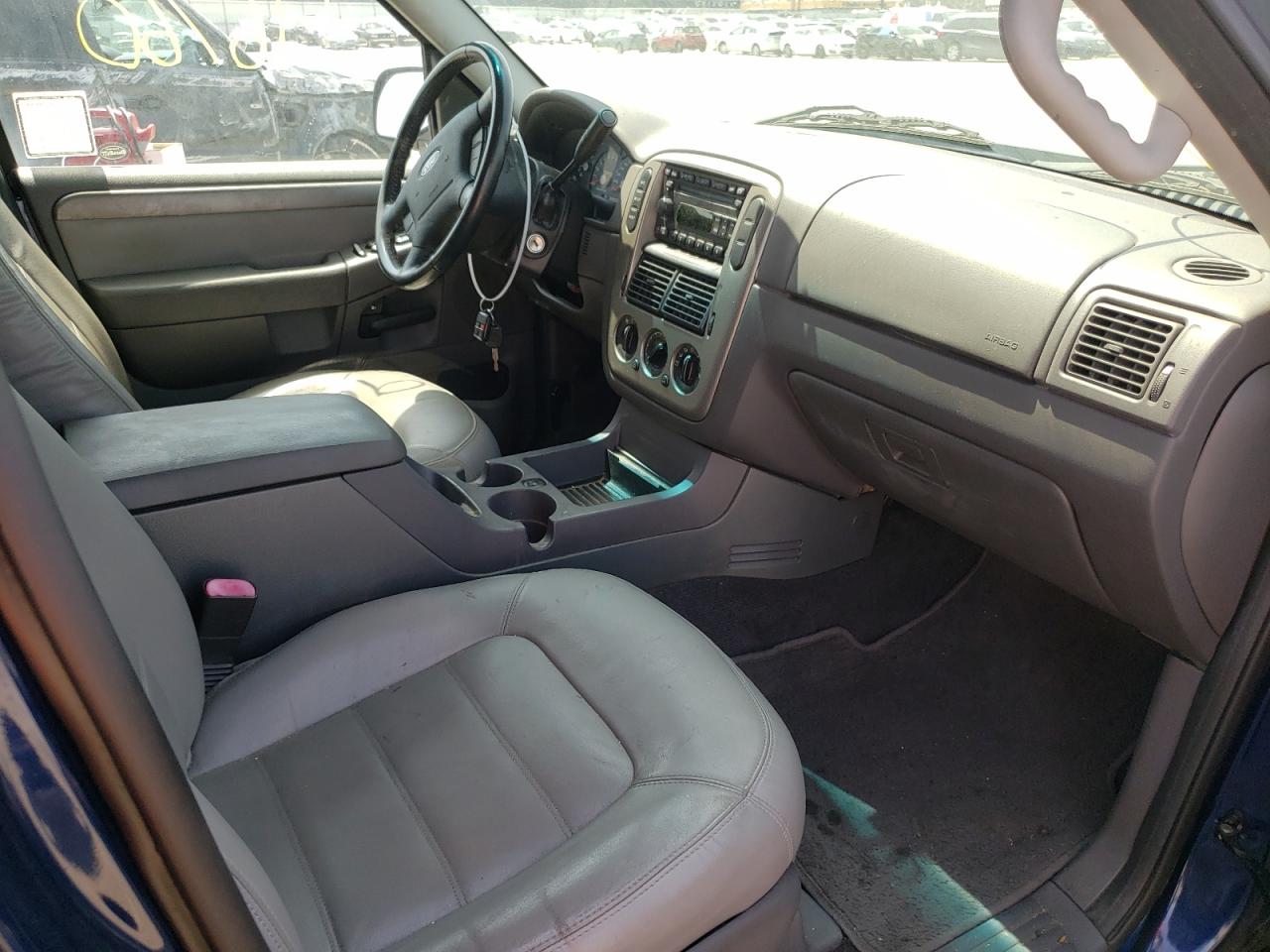 Photo 5 from auction – 2005 FORD EXPLORER X with VIN 1FMZU63E45ZA23902