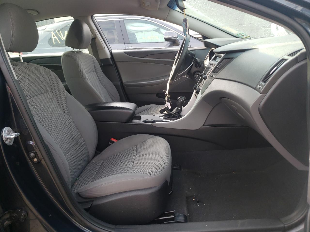 Photo 5 from auction – 2011 HYUNDAI SONATA GLS with VIN 5NPEB4AC6BH302933