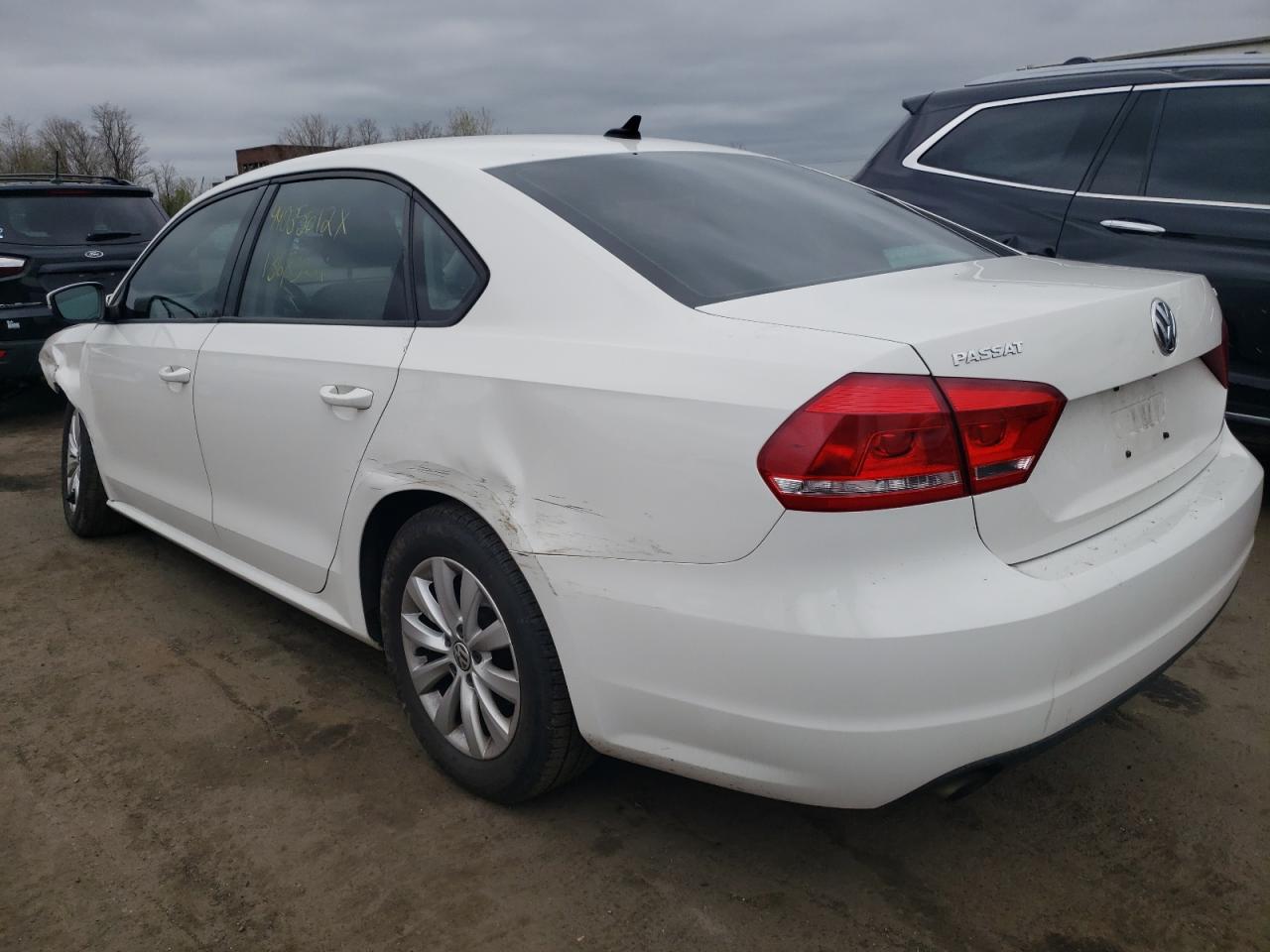Photo 3 from auction – 2014 VOLKSWAGEN PASSAT S with VIN 1VWAT7A38EC104008