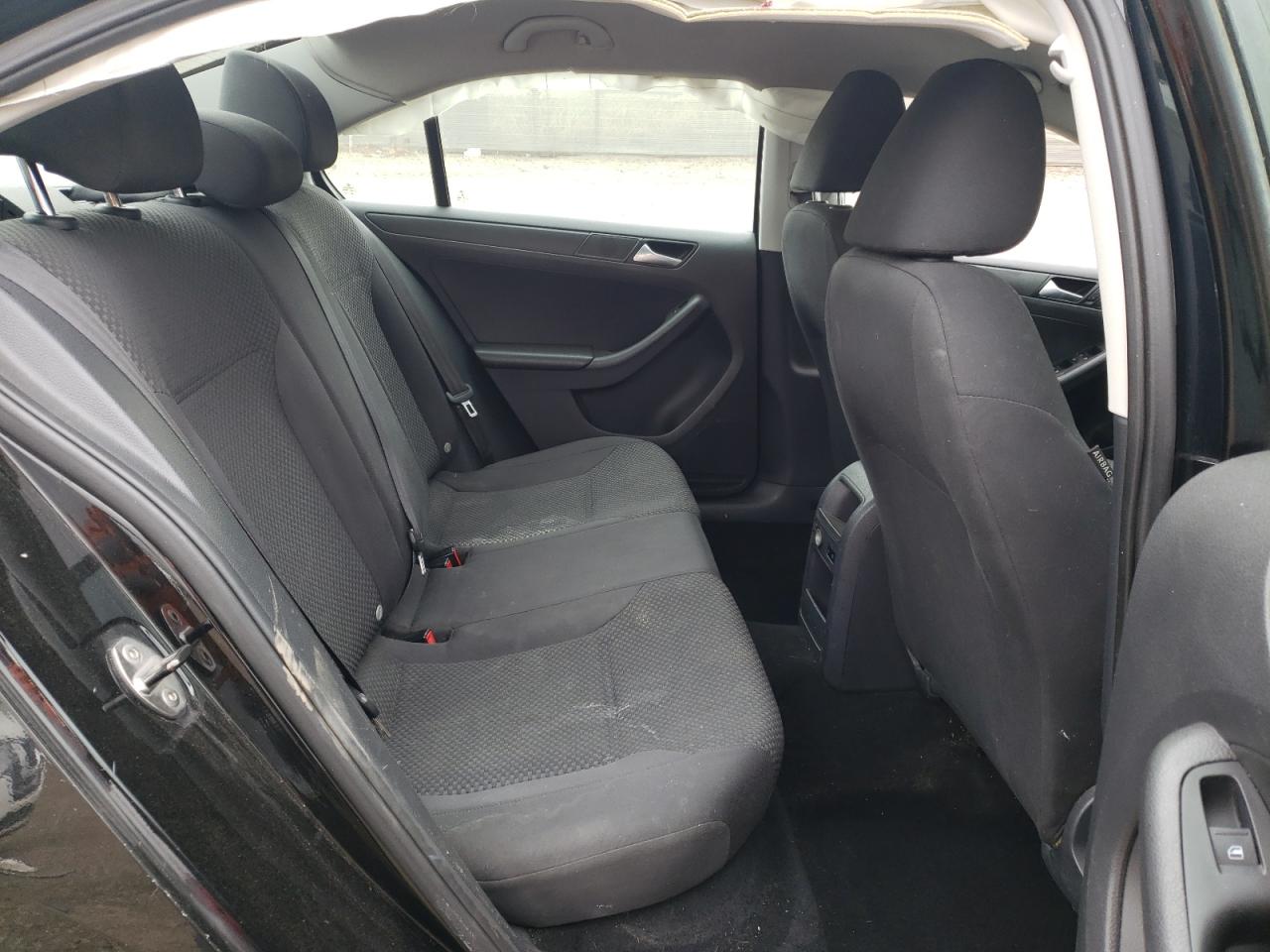 Photo 6 from auction – 2014 VOLKSWAGEN JETTA BASE with VIN 3VW2K7AJ5EM441658