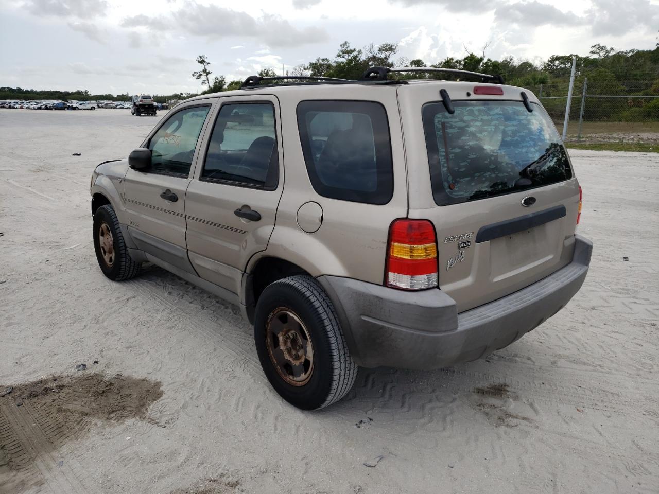 Photo 3 from auction – 2001 FORD ESCAPE XLS with VIN 1FMYU01111KA26400
