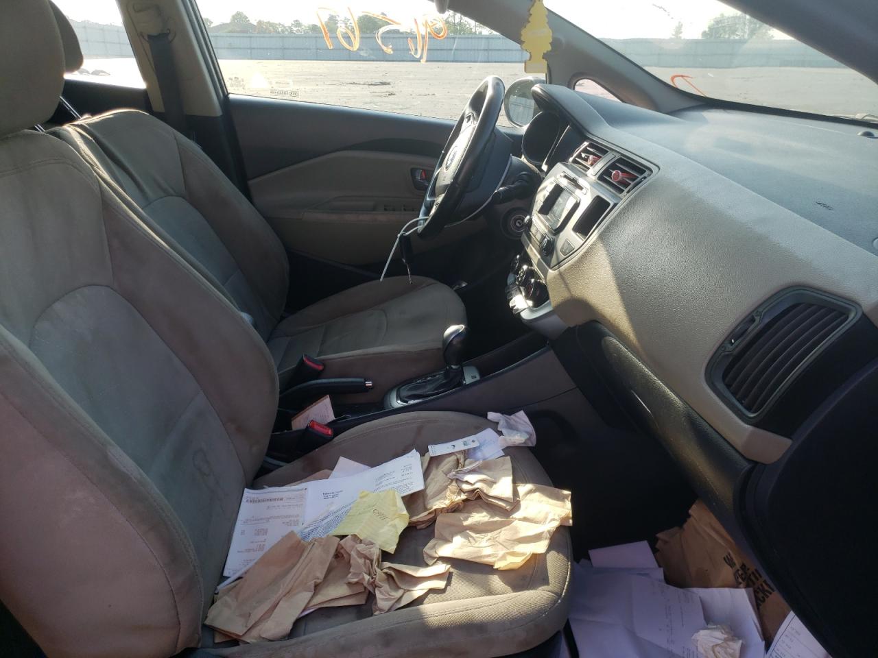 Photo 5 from auction – 2015 KIA RIO EX with VIN KNADN5A38F6465265