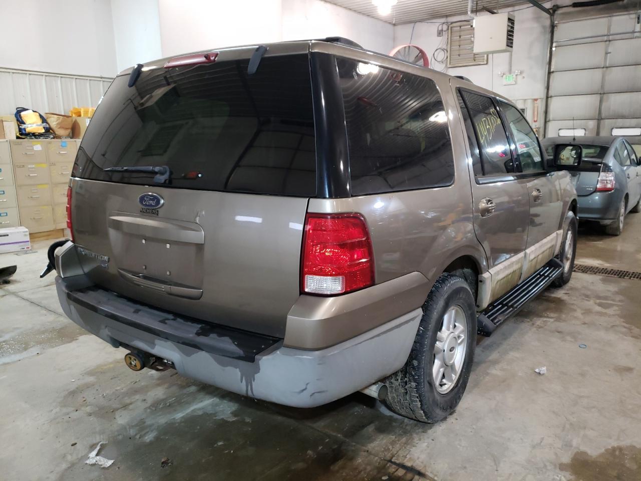 Photo 4 from auction – 2003 FORD EXPEDITION with VIN 1FMPU16W63LC30709