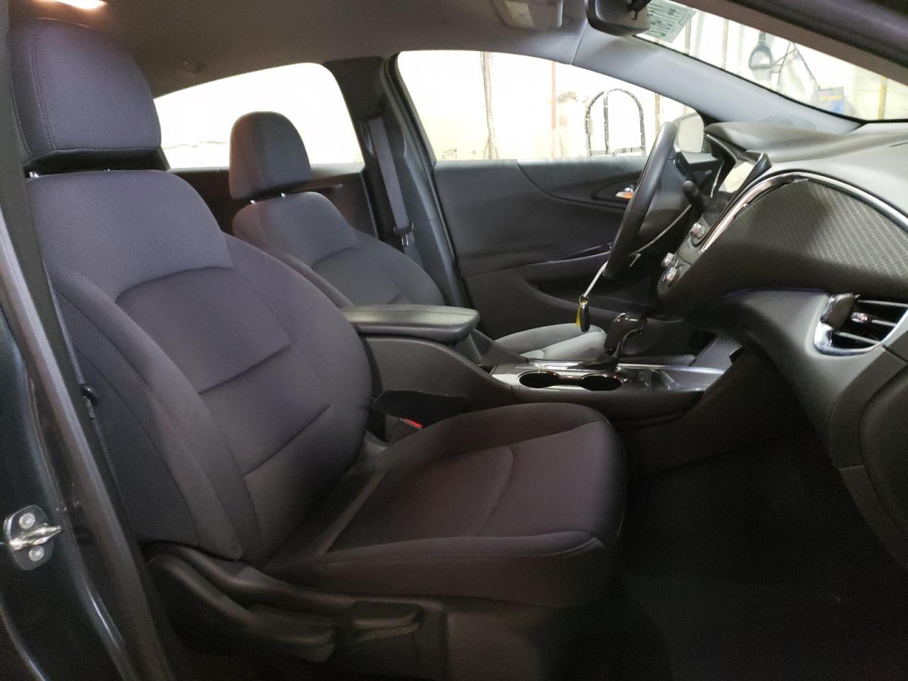 Photo 5 from auction – 2018 CHEVROLET MALIBU LT with VIN 1G1ZD5ST4JF112551