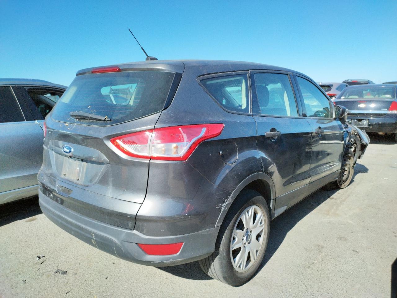 Photo 4 from auction – 2015 FORD ESCAPE S with VIN 1FMCU0F77FUB49864