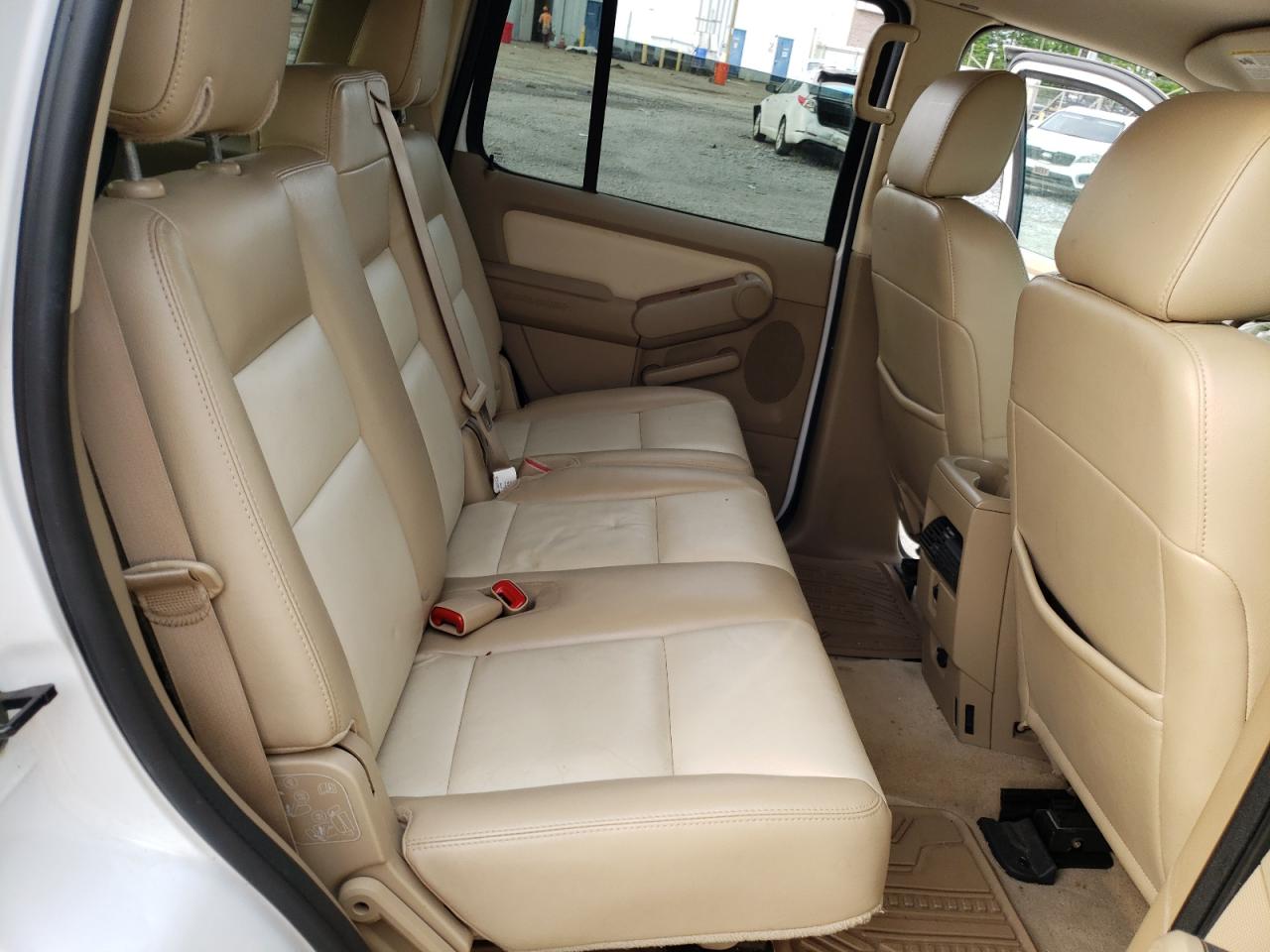 Photo 6 from auction – 2007 FORD EXPLORER E with VIN 1FMEU64E07UA61169