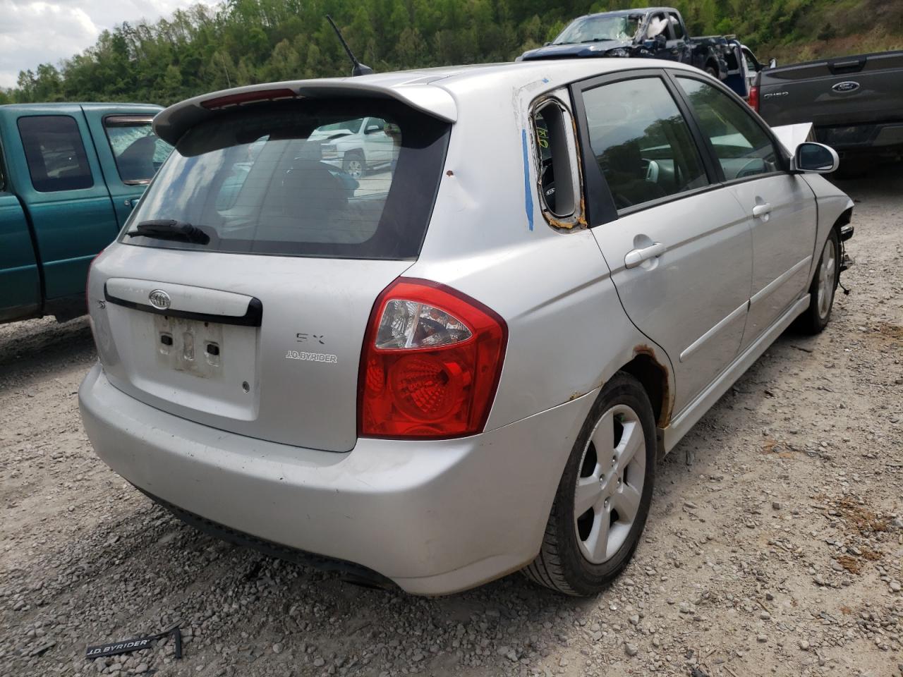 Photo 4 from auction – 2008 KIA SPECTRA5 5 with VIN KNAFE162885017795