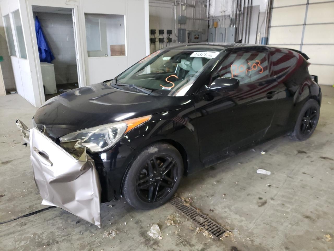 Photo 2 from auction – 2013 HYUNDAI VELOSTER with VIN KMHTC6AD9DU119992