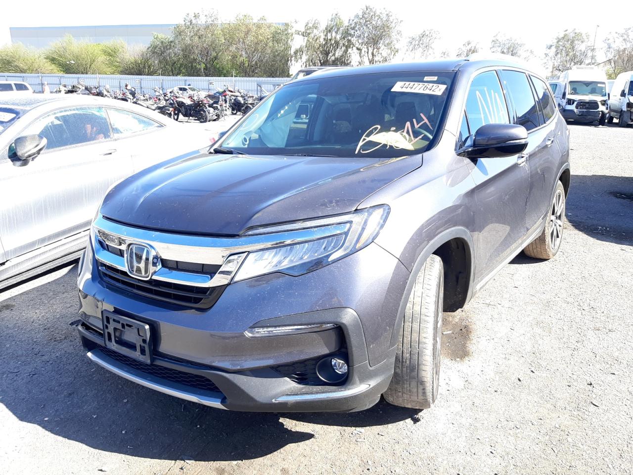 Photo 2 from auction – 2019 HONDA PILOT ELIT with VIN 5FNYF6H00KB053780