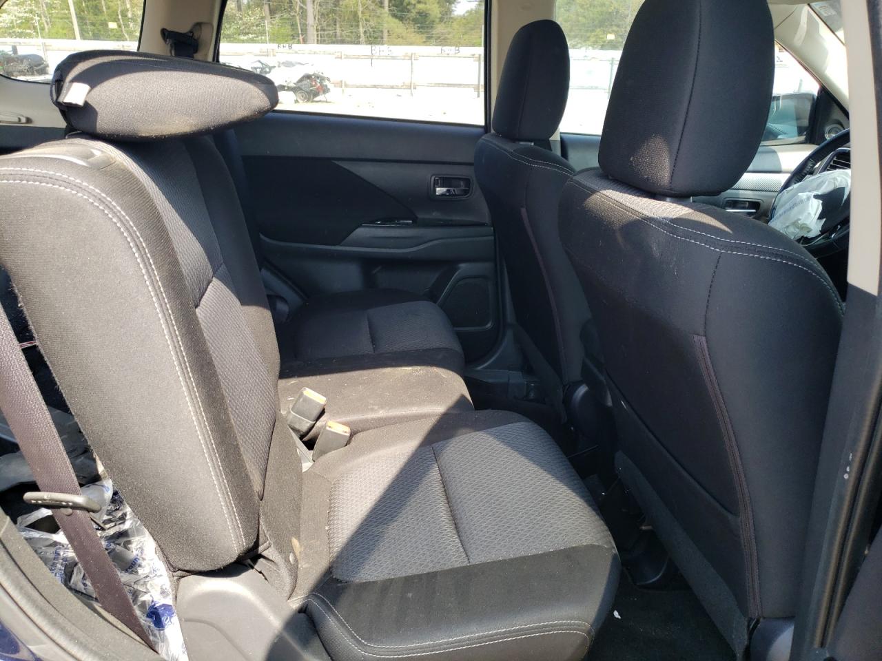 Photo 6 from auction – 2016 MITSUBISHI OUTLANDER with VIN JA4AD3A3XGZ014006