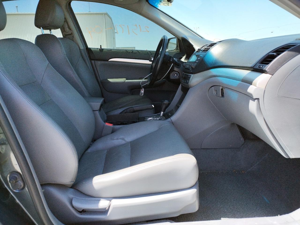Photo 5 from auction – 2004 ACURA TSX with VIN JH4CL96864C044299