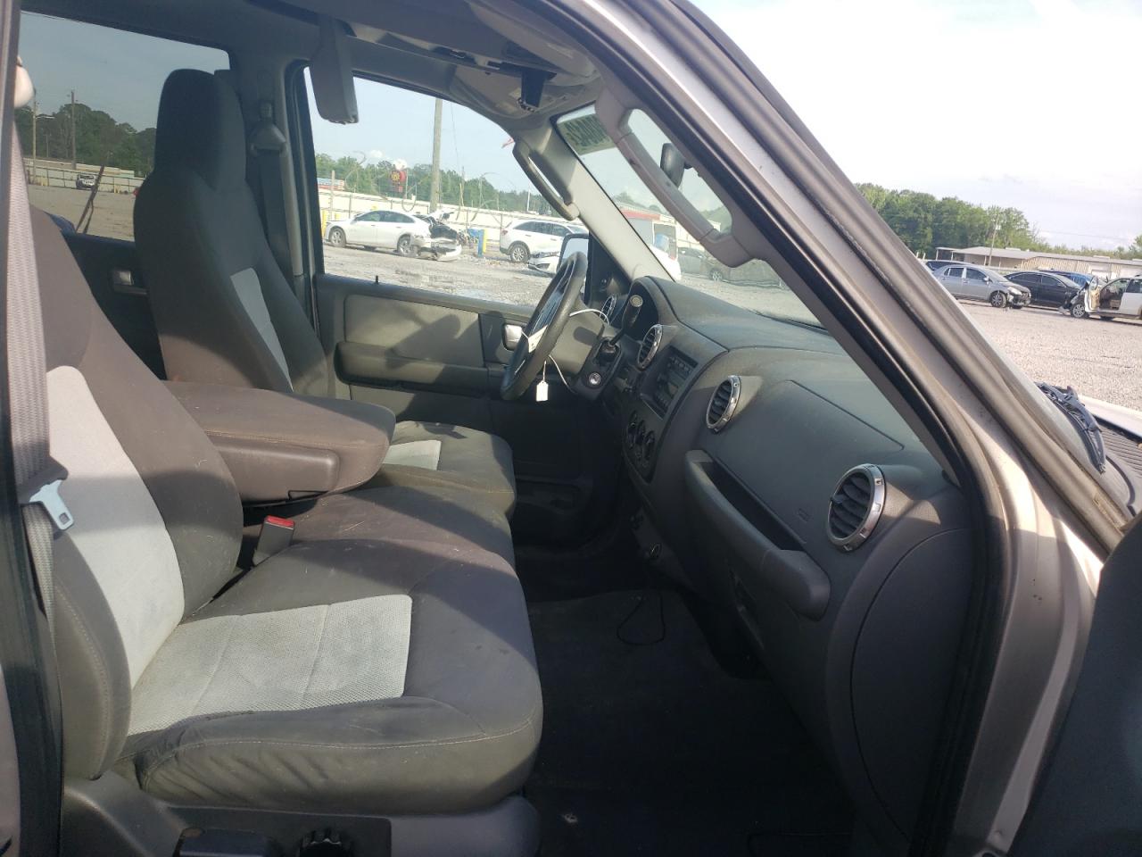 Photo 5 from auction – 2003 FORD EXPEDITION with VIN 1FMRU15W13LB61115