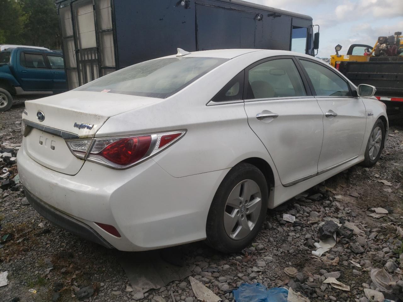 Photo 4 from auction – 2012 HYUNDAI SONATA HYB with VIN KMHEC4A40CA022418