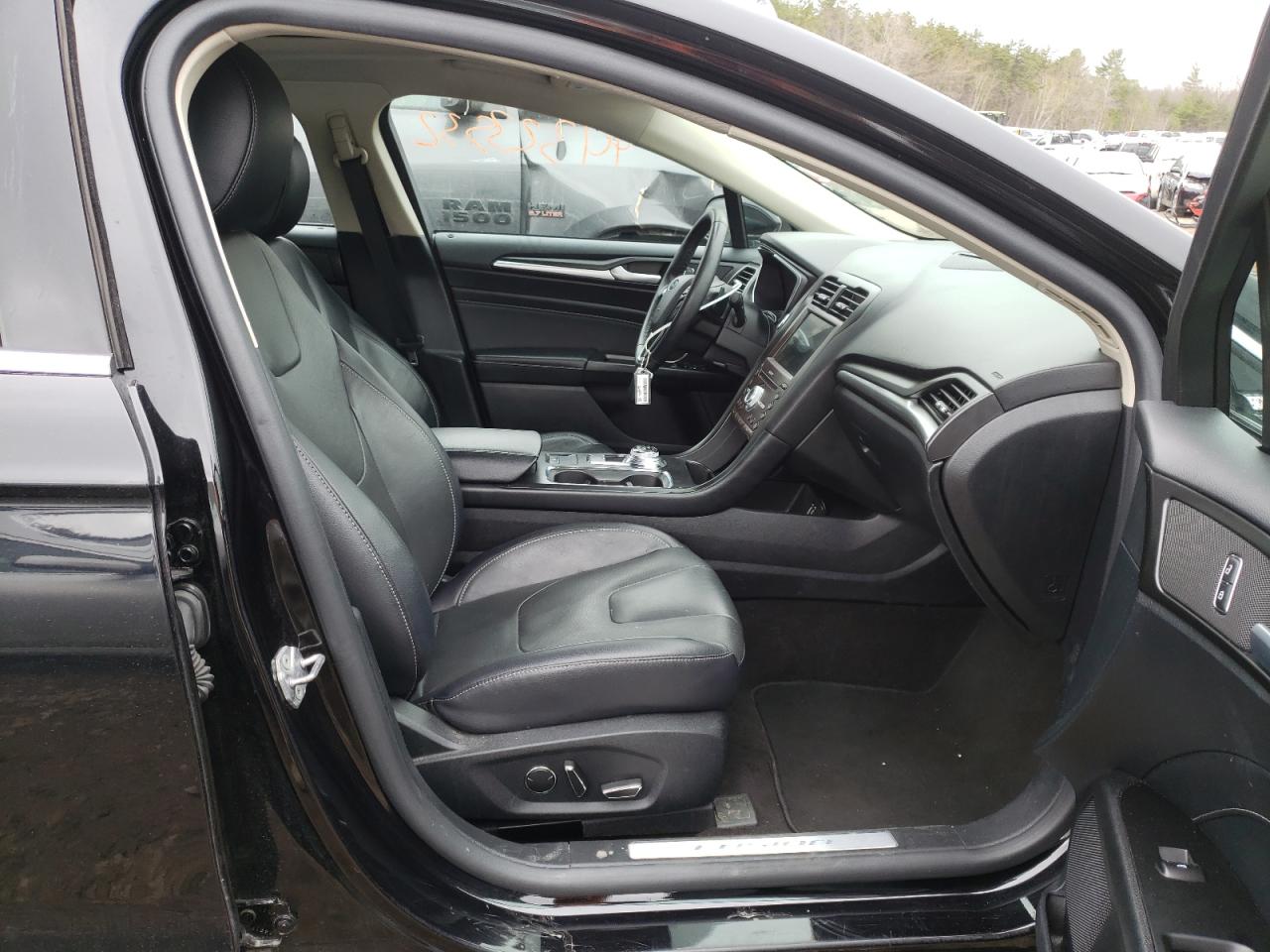 Photo 5 from auction – 2019 FORD FUSION TIT with VIN 3FA6P0K93KR270463