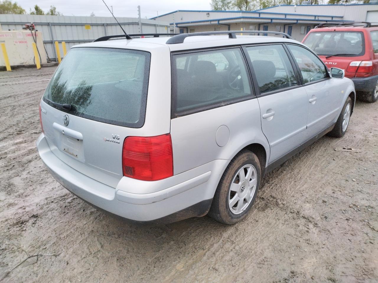 Photo 4 from auction – 2000 VOLKSWAGEN PASSAT GLS with VIN WVWRH23B6YE243738