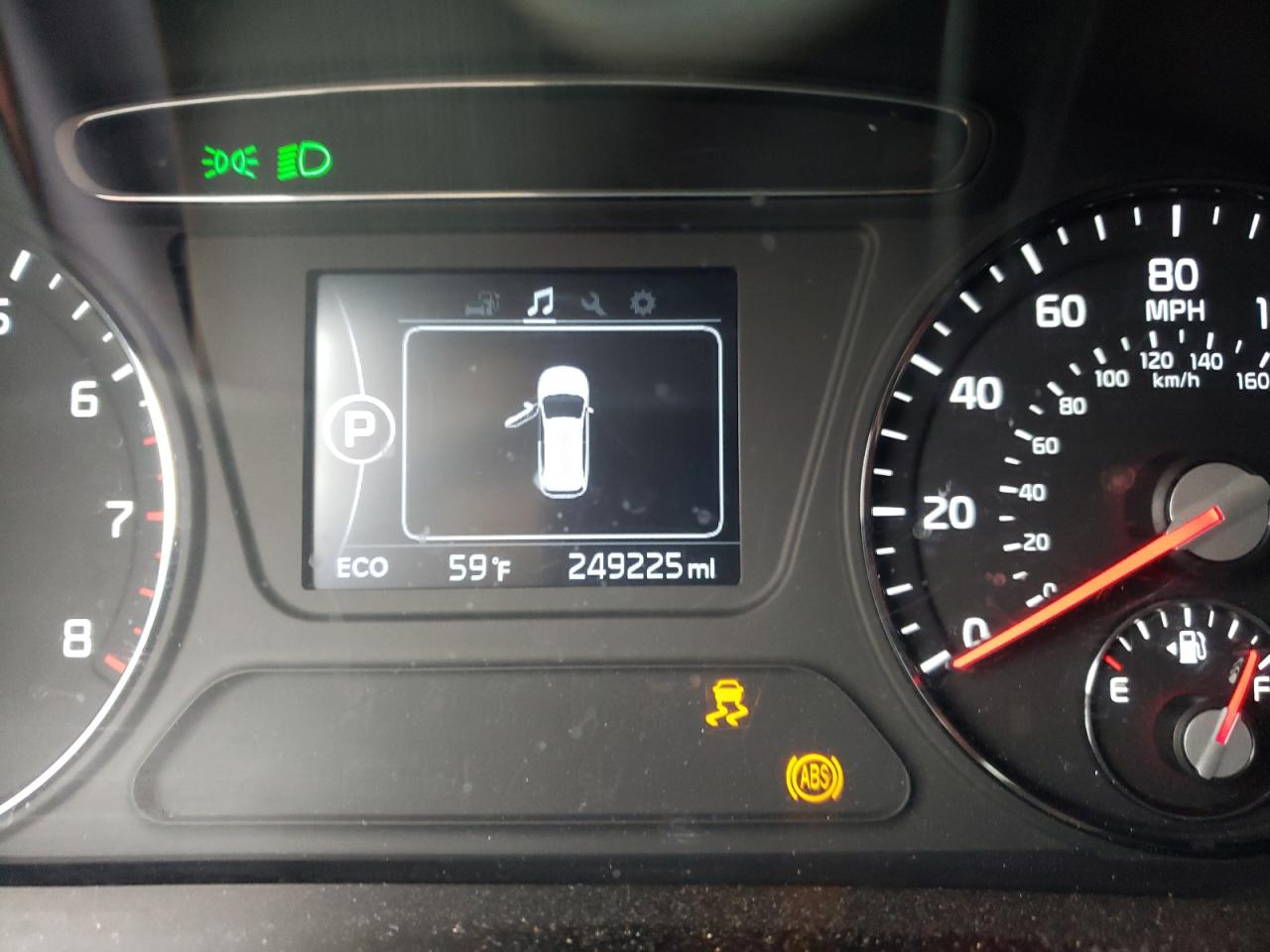 Photo 8 from auction – 2016 KIA SORENTO LX with VIN 5XYPGDA55GG174730