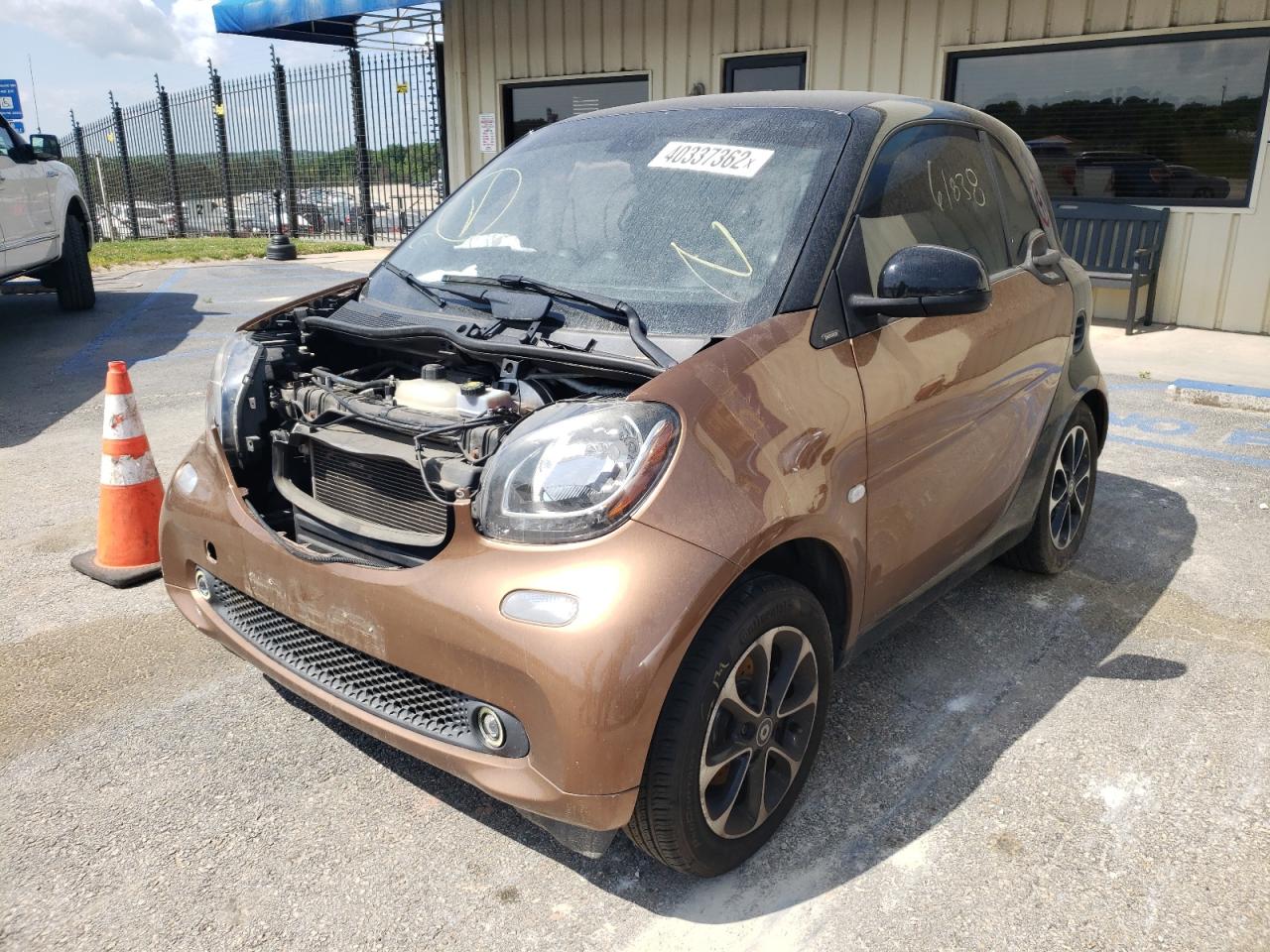 Photo 2 from auction – 2016 SMART FORTWO with VIN WMEFJ5DA1GK049540