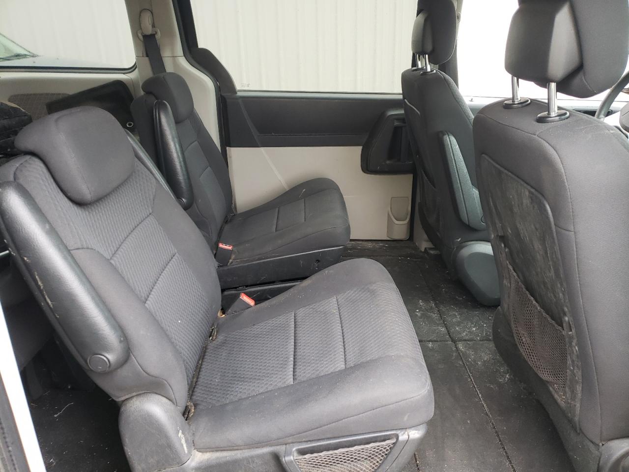 Photo 6 from auction – 2010 DODGE GRAND CARA with VIN 2D4RN4DE3AR383609