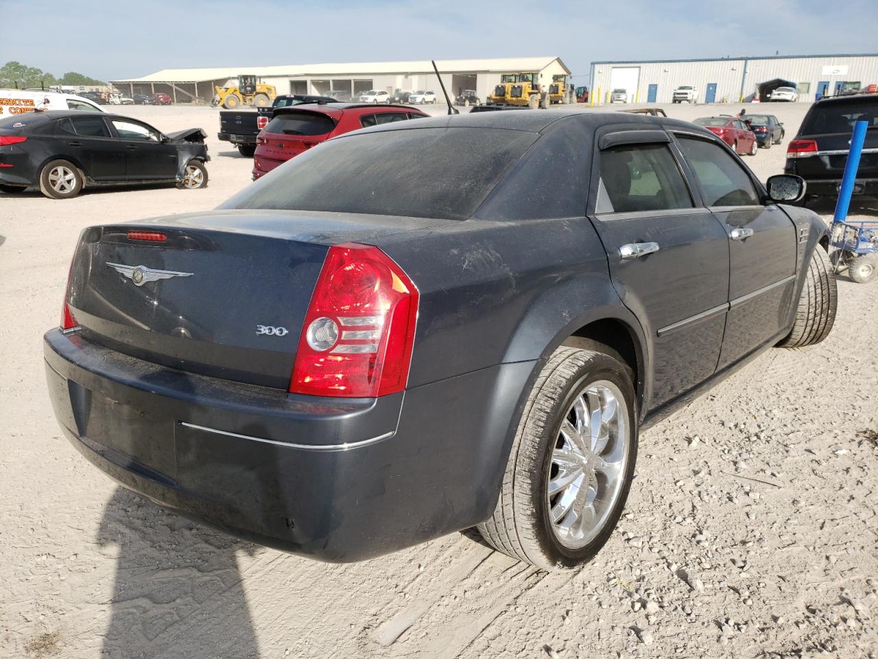 Photo 4 from auction – 2008 CHRYSLER 300 LX with VIN 2C3LA43R58H135787