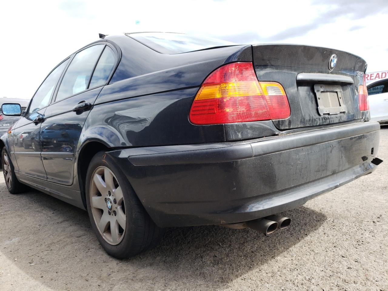 Photo 3 from auction – 2005 BMW 325 I with VIN WBAEV33445KW20351