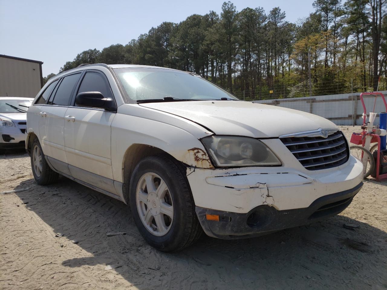 CHRYSLER PACIFICA 2004 with VIN 2C8GF68474R562592 - Photo from auction