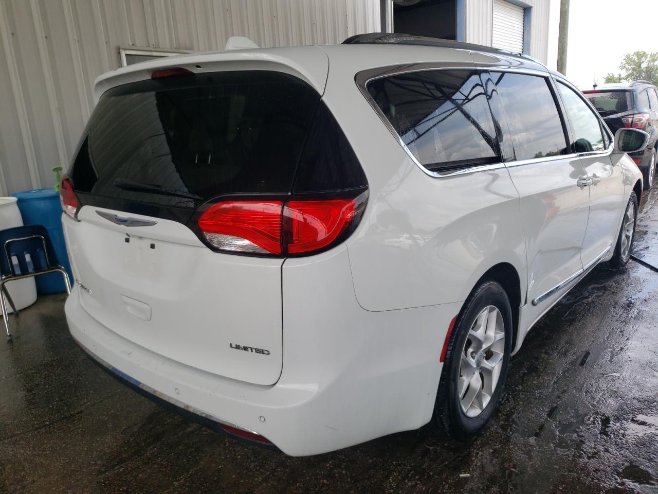 Photo 4 from auction – 2020 CHRYSLER PACIFICA L with VIN 2C4RC1GG2LR190160
