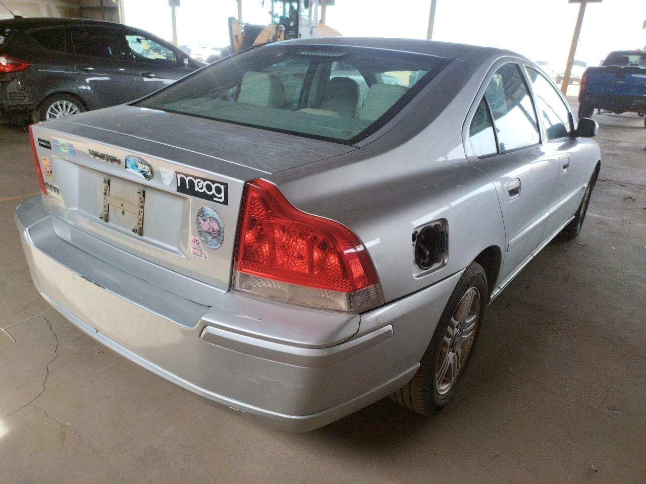 Photo 4 from auction – 2005 VOLVO S60 with VIN YV1RS612152475697