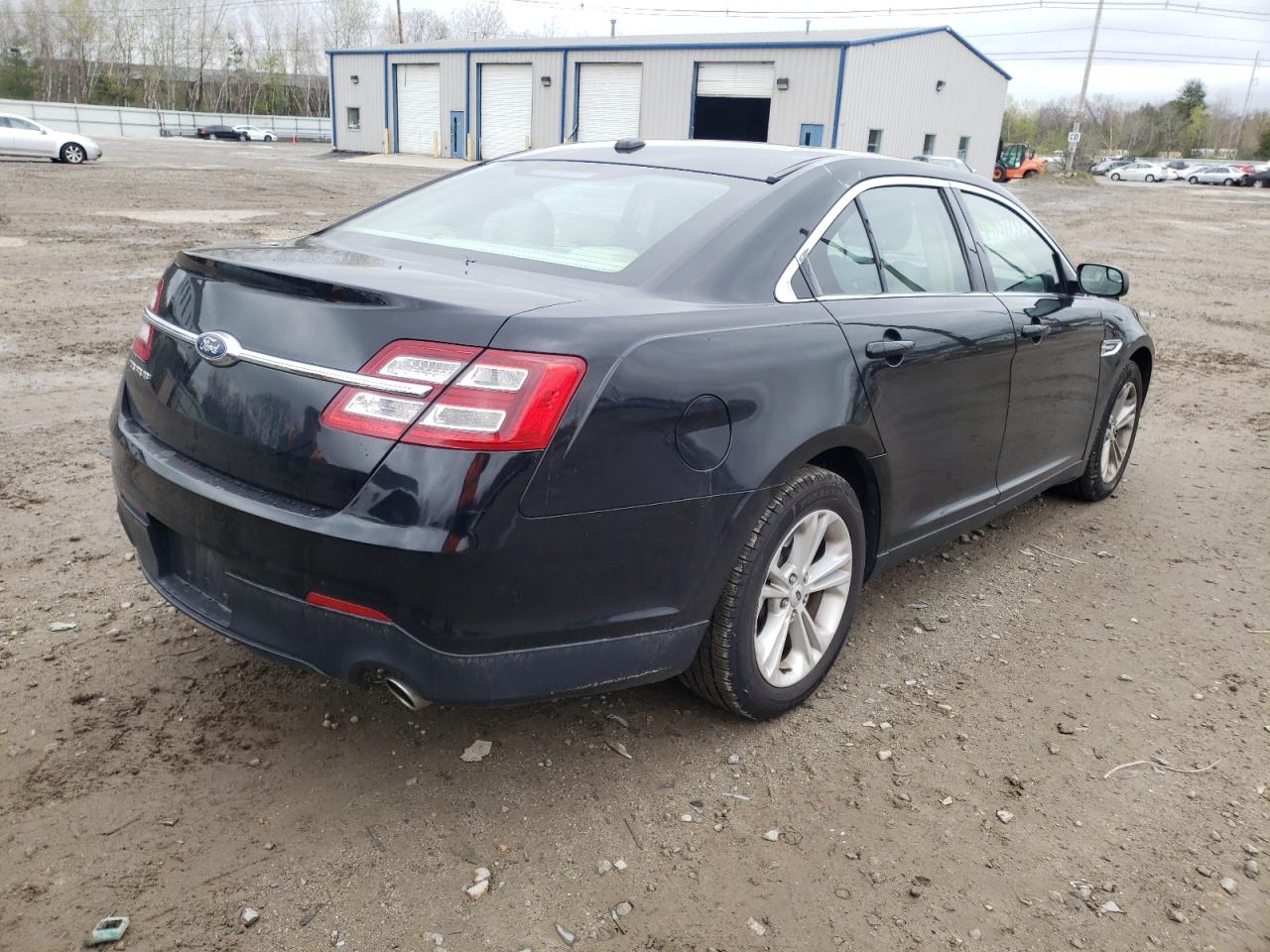 Photo 4 from auction – 2017 FORD TAURUS SE with VIN 1FAHP2D8XHG110895