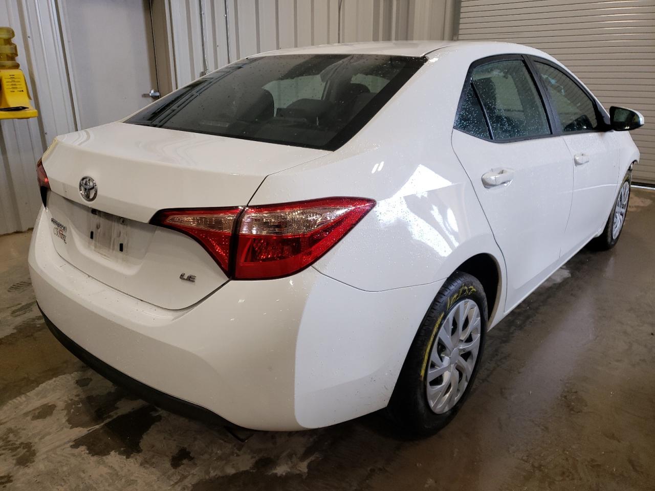 Photo 4 from auction – 2018 TOYOTA COROLLA L with VIN 5YFBURHE9JP779844
