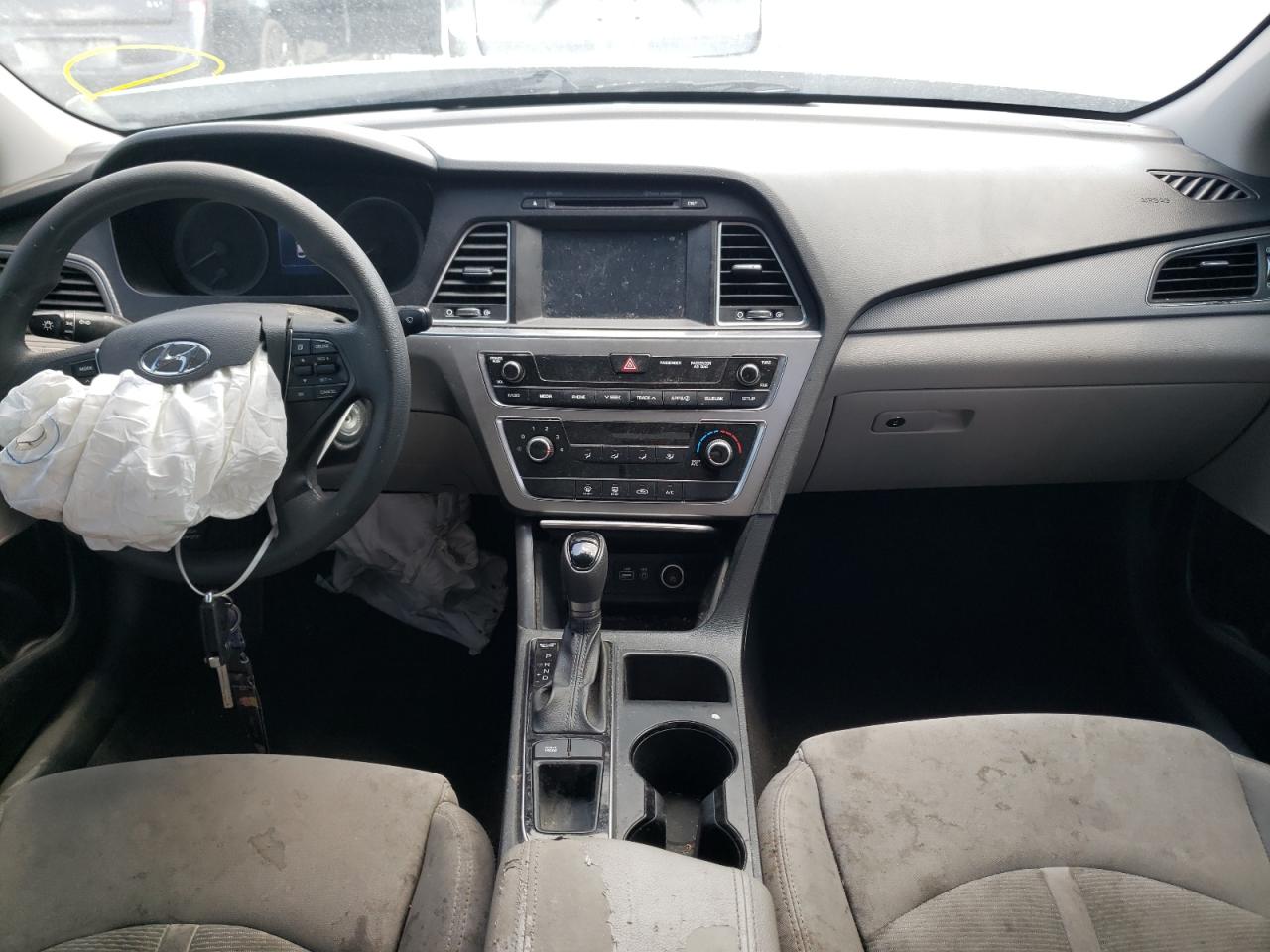 Photo 9 from auction – 2016 HYUNDAI SONATA SE with VIN 5NPE24AF5GH386308