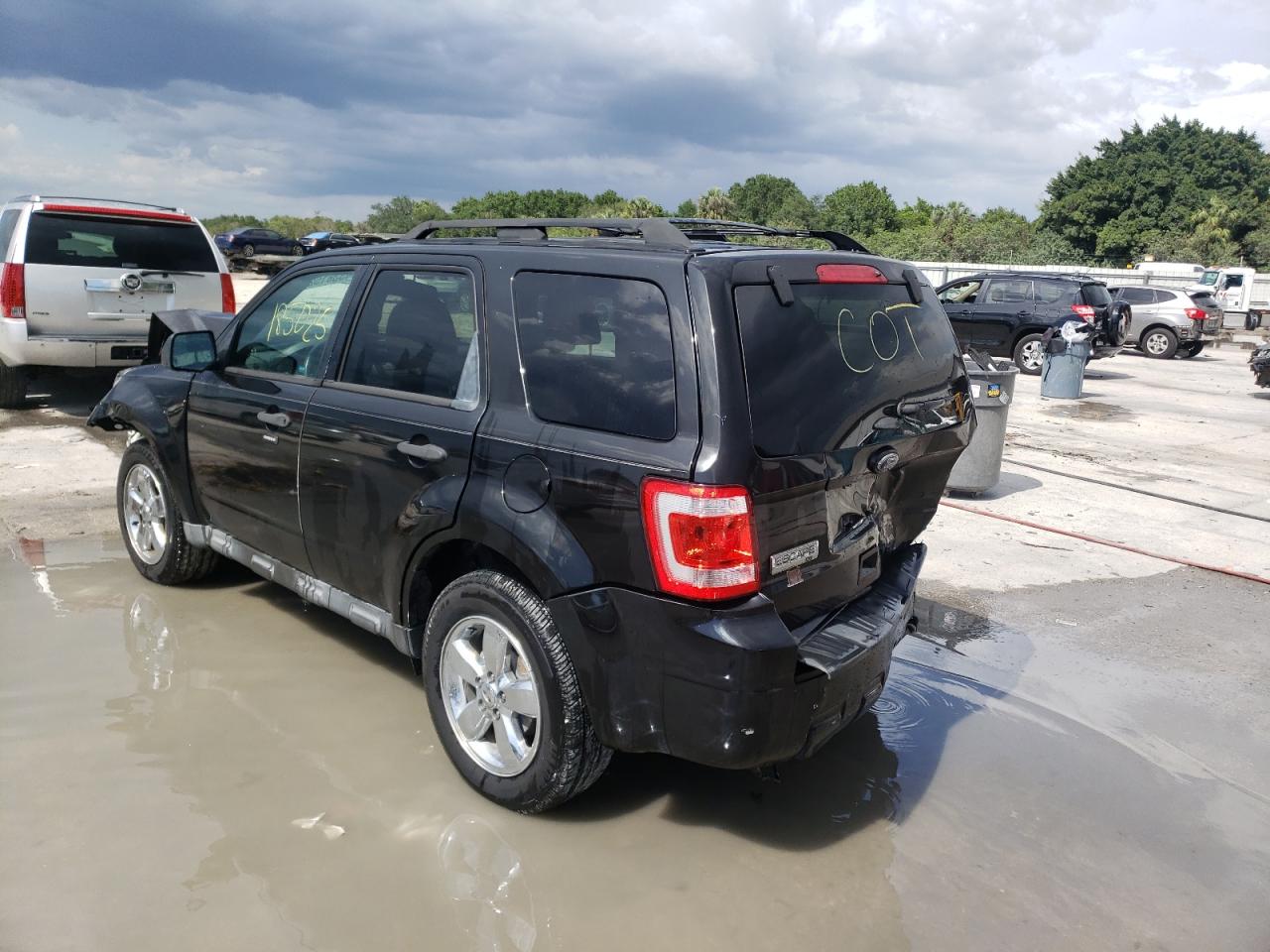 Photo 3 from auction – 2011 FORD ESCAPE XLT with VIN 1FMCU0DG8BKB70487