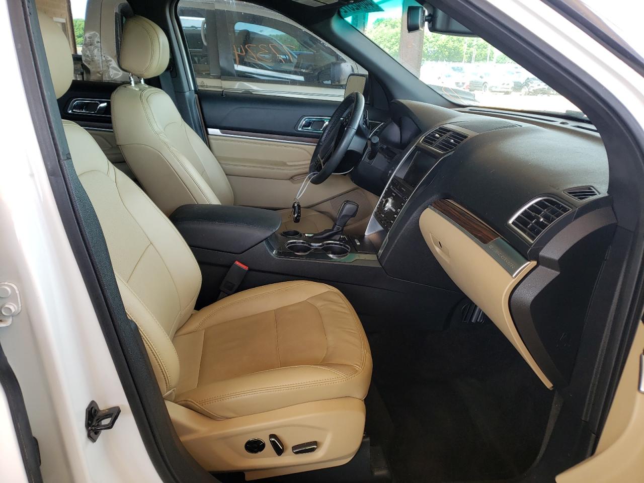 Photo 5 from auction – 2016 FORD EXPLORER L with VIN 1FM5K7F8XGGB09231