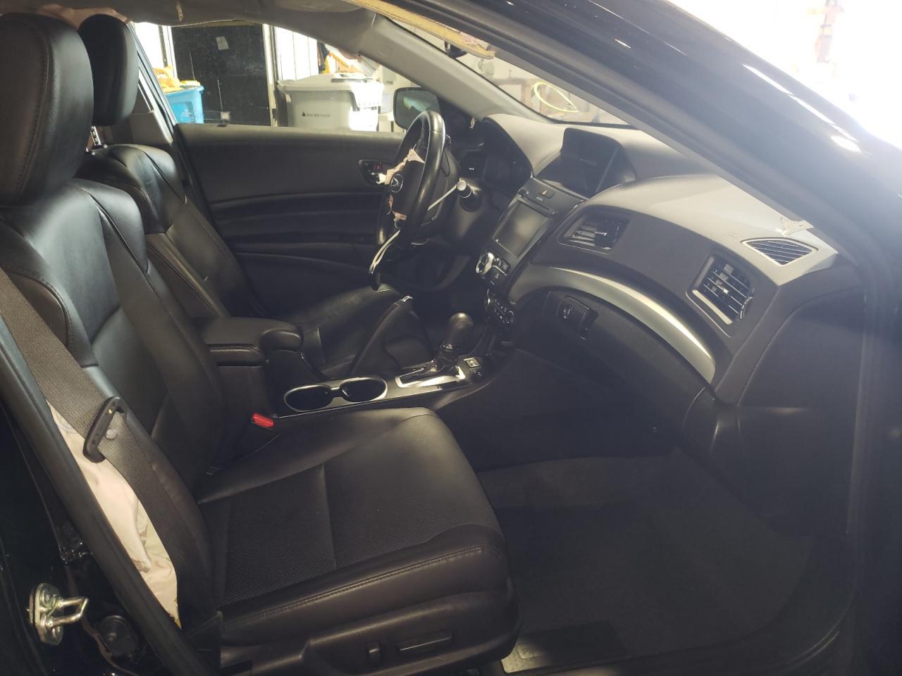 Photo 5 from auction – 2016 ACURA ILX PREMIU with VIN 19UDE2F78GA012308