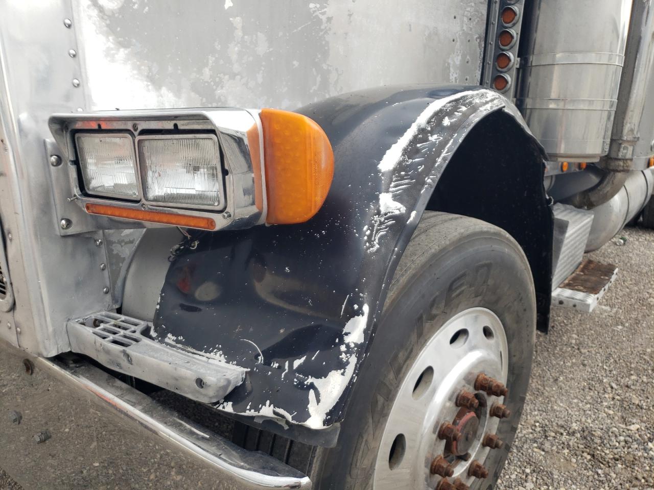 Photo 9 from auction – 1996 PETERBILT 379 with VIN 1XP5DB8X1TD396748