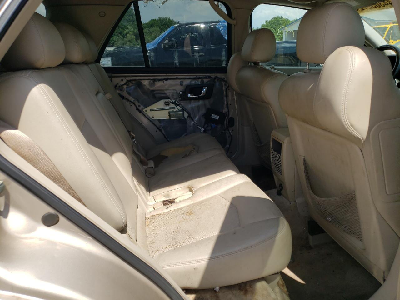 Photo 6 from auction – 2005 CADILLAC SRX with VIN 1GYEE637350157607