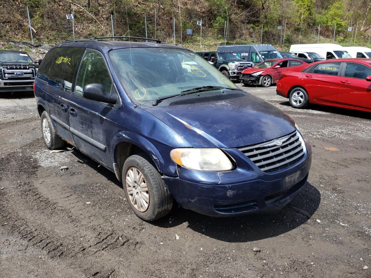 Photo 1 from auction – 2006 CHRYSLER TOWN & COU with VIN 1A4GP45R46B548972