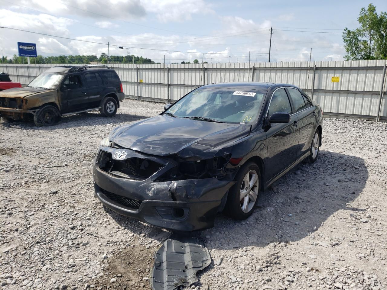 Photo 2 from auction – 2011 TOYOTA CAMRY BASE with VIN 4T1BF3EK7BU724701