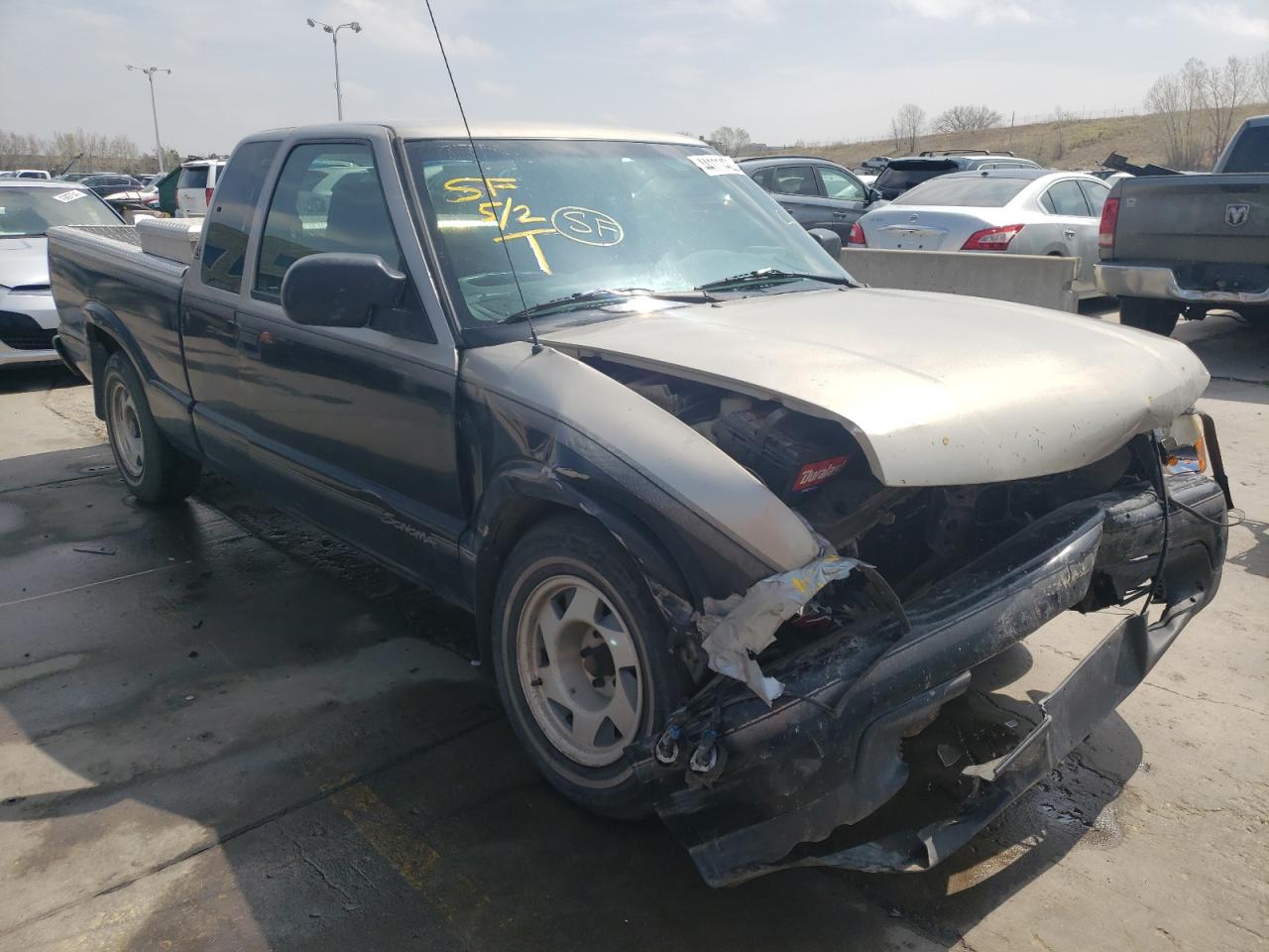 GMC SONOMA 1998 with VIN 1GTCS1946W8501424 - Photo from auction